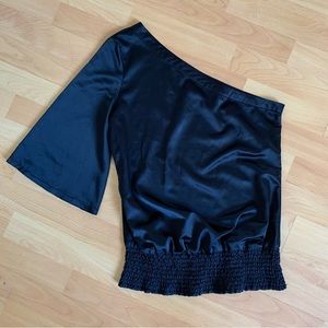 TWIK Black One Shoulder Top